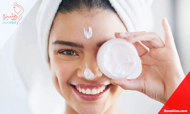 مراحل صحیح مرطوب‌سازی پوست در تابستان و زمستان